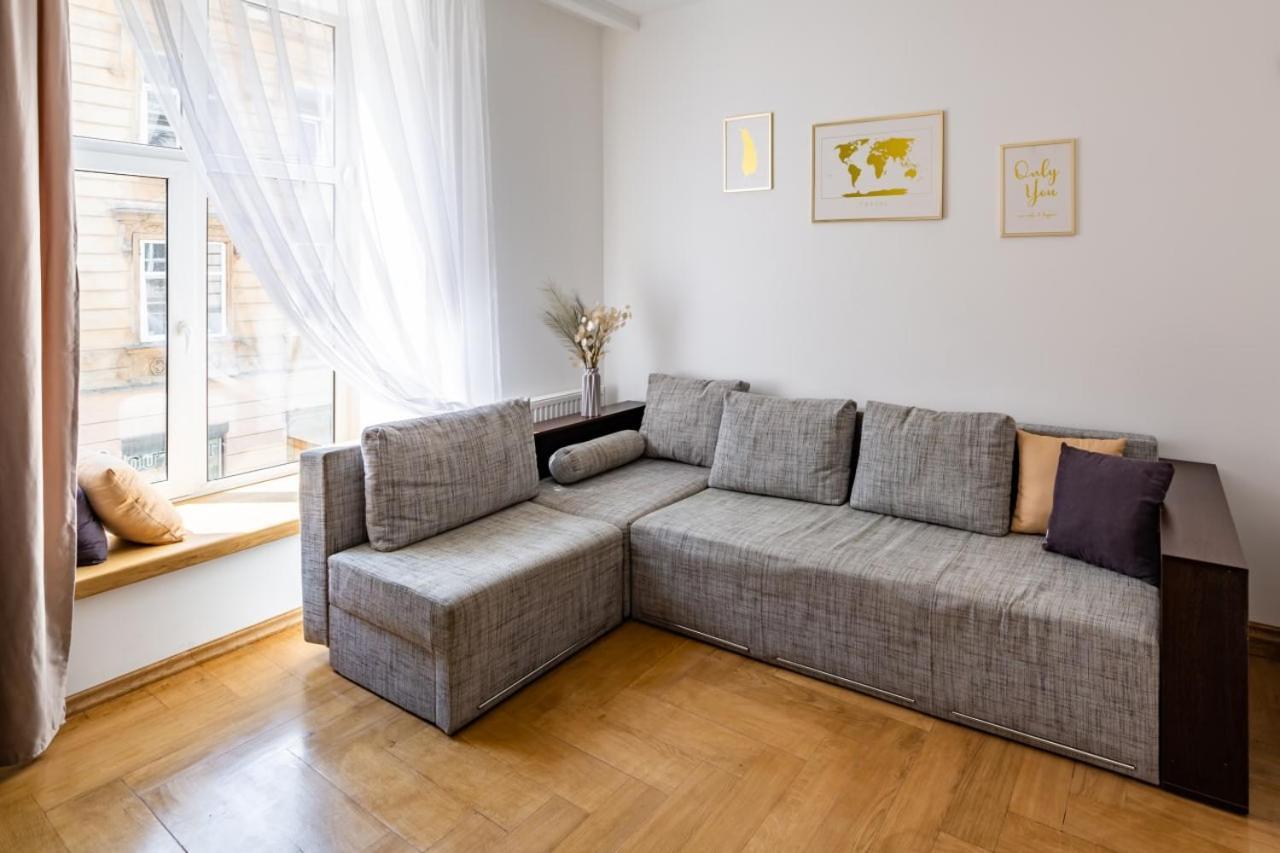 Three Bedroom Apartment On Rynok Square Lviv Exterior photo